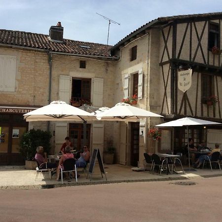 La Vieille Maison Rose Bed & Breakfast Nanteuil-en-Vallee Exterior photo