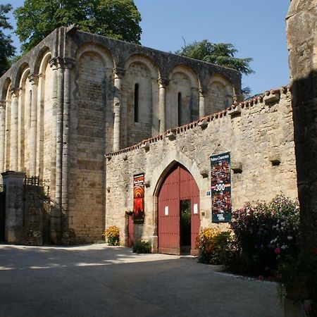 La Vieille Maison Rose Bed & Breakfast Nanteuil-en-Vallee Exterior photo